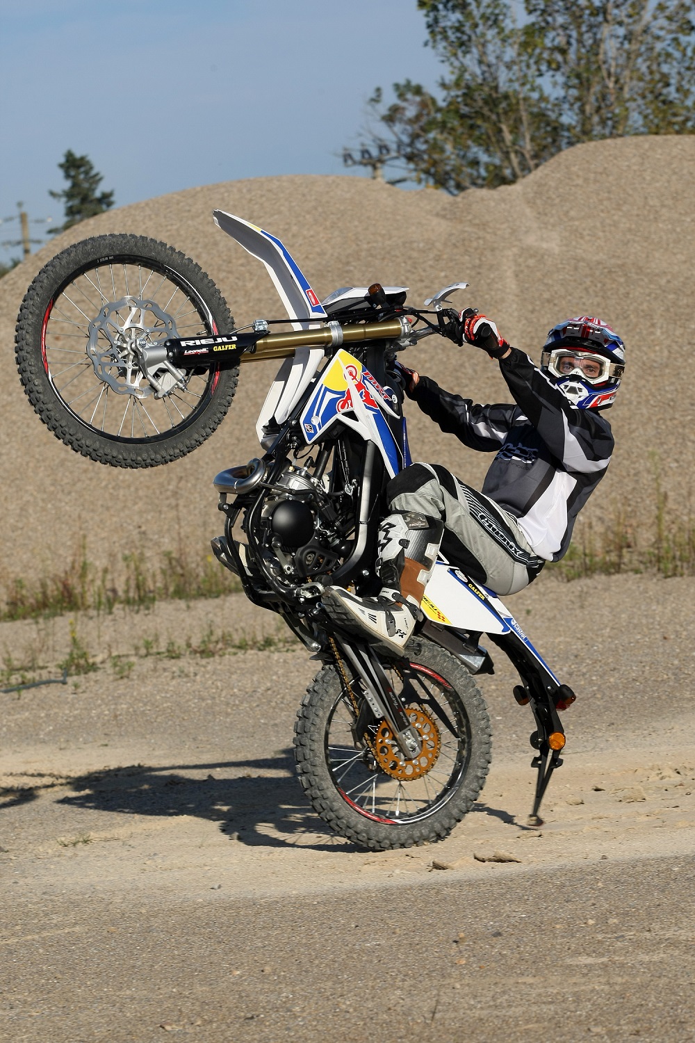 Resultado de imagen de power wheelie with a Rieju MRT 50